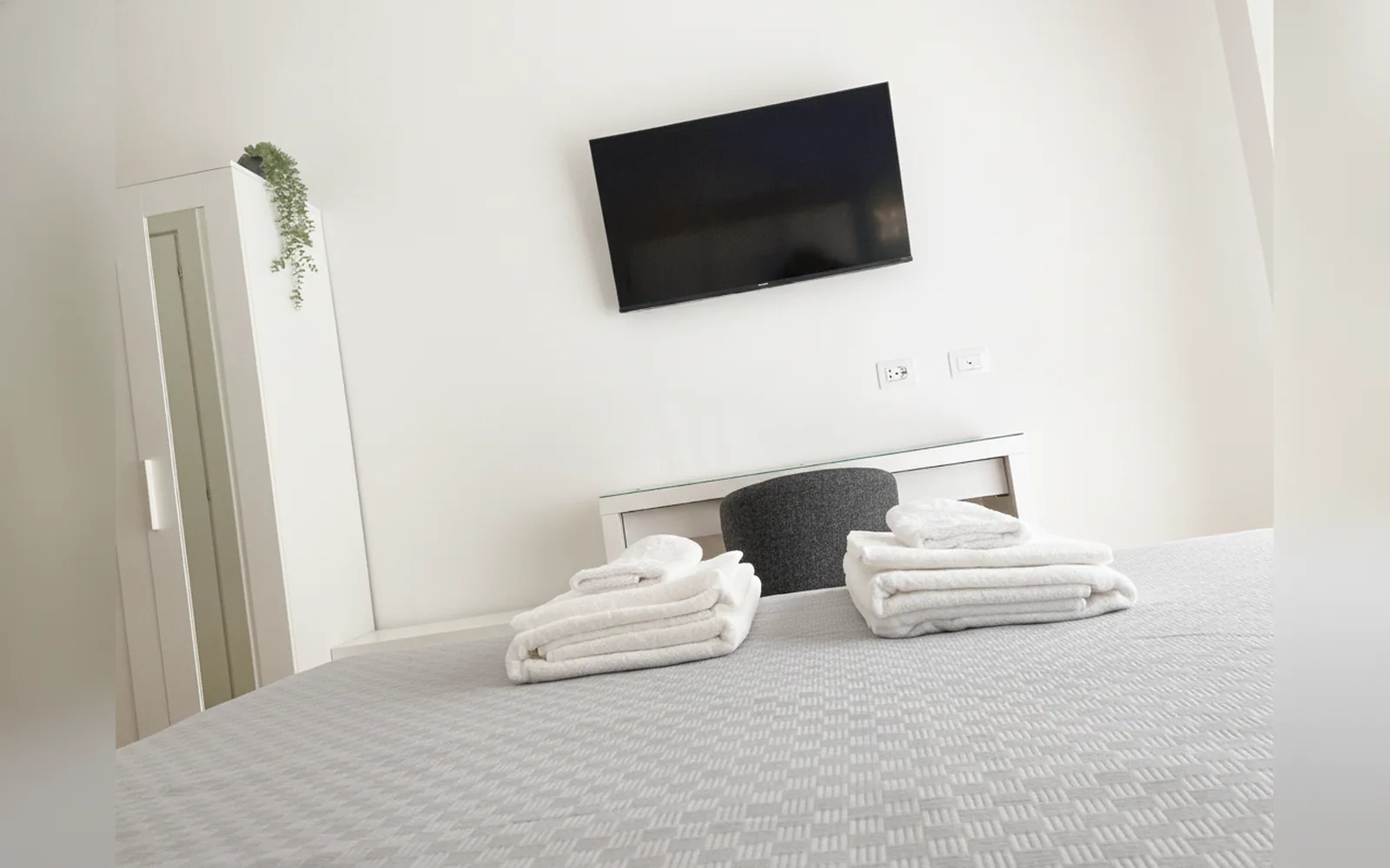 Camera con bagno privato — WOW ROME HOME, Roma (Lazio) (foto 33)