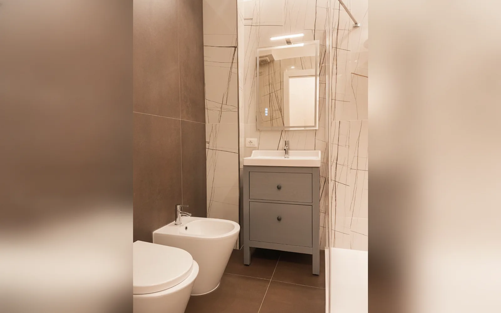 Camera con bagno privato — WOW ROME HOME, Roma (Lazio) (foto 66)